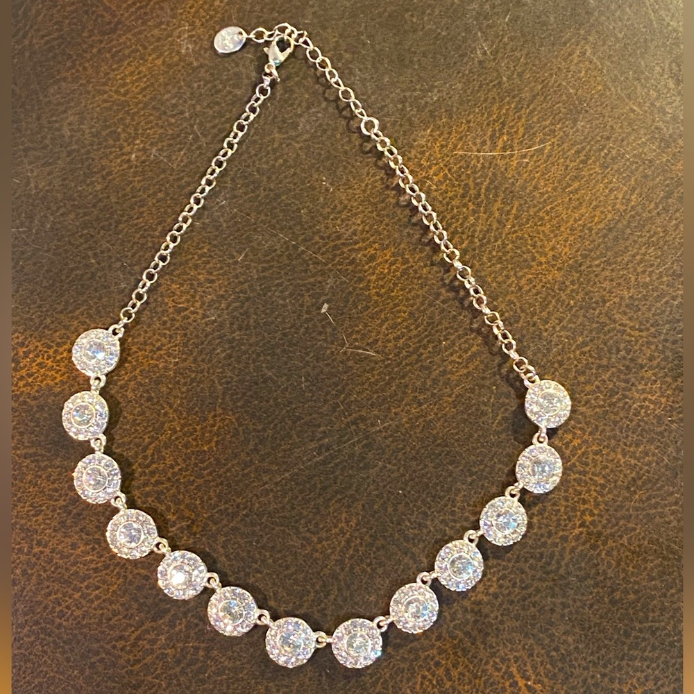 NWOT VTG Vera Wang necklace,silver,ABS crystals/rhinestones,thin silver chain